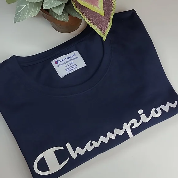 NWOT MENS NAVY BLUE SHORT SLEEVE CHAMPION TEE SHIRT - Picture 1 of 8